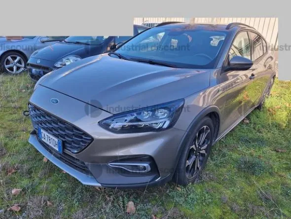 15#8738 Autovettura Ford Focus Active