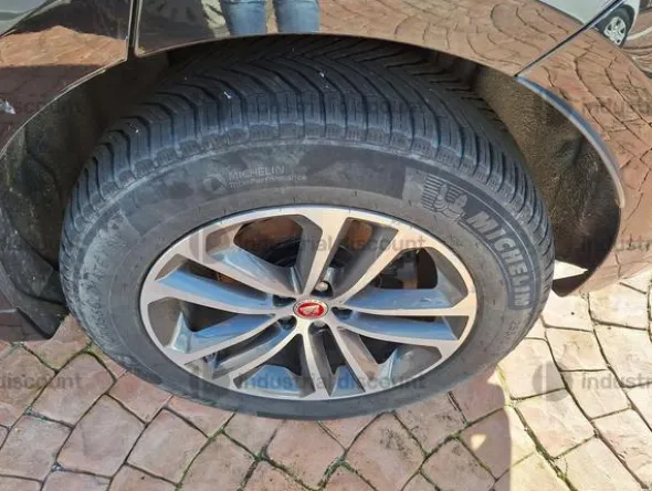1#9754 Autovettura Jaguar