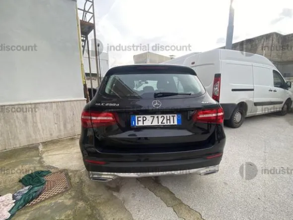 3#9748 Autovettura Mercedes