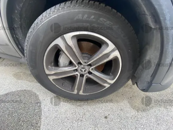 3#9748 Autovettura Mercedes