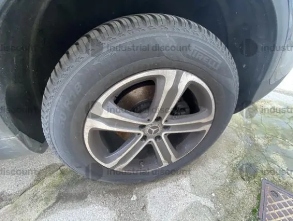 3#9748 Autovettura Mercedes