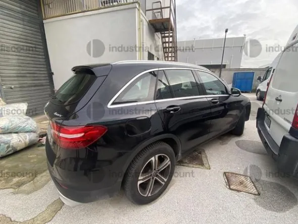 3#9748 Autovettura Mercedes