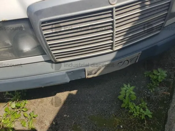 6#9498 Autovettura Mercedes 200e