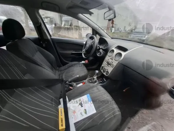 36#10047 Autovettura Opel