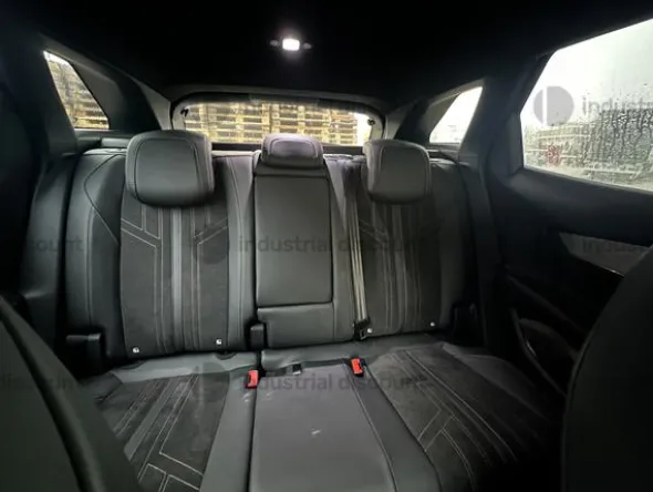 16#9792 Autovettura Peugeot 3008