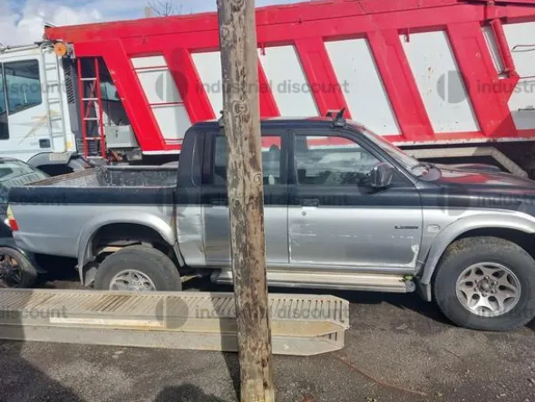 2#8893 Autovettura Pick up Mitsubishi
