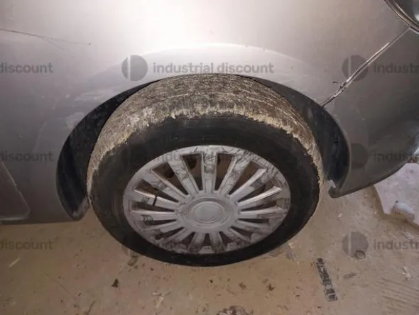 2#8749 Autovettura Renault Clio