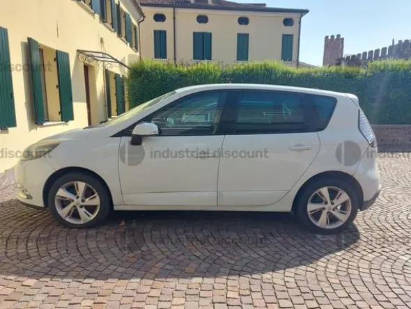 1#9384 Autovettura Renault Scenic
