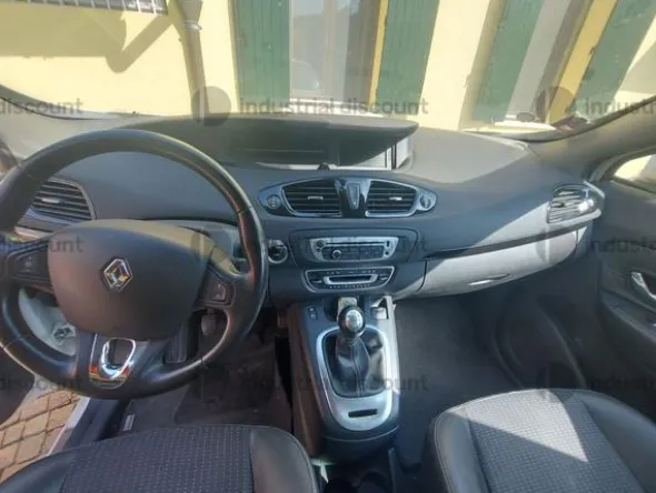 1#9384 Autovettura Renault Scenic