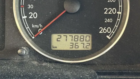8#8332 Autovettura VolksWagen Passat 2.0 Tdi