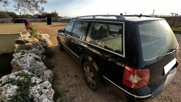 8#8332 Autovettura VolksWagen Passat 2.0 Tdi