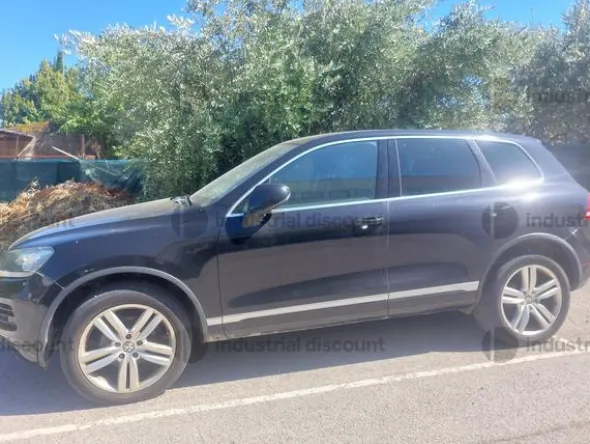 3#9398 Autovettura Volkswagen Touareg