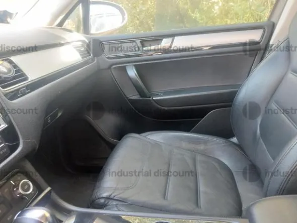 3#9398 Autovettura Volkswagen Touareg