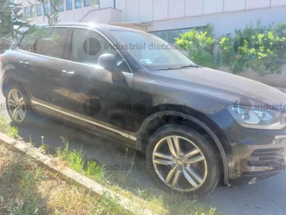 3#9398 Autovettura Volkswagen Touareg