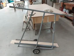 6#8426 Banchi da lavoro con accessori e ricambi per mobili