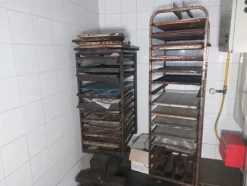 1#8062 Banco frigo Antartika e rastrelliere