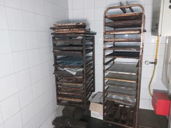1#8062 Banco frigo Antartika e rastrelliere