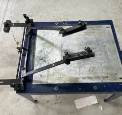 BANCO MANUALE SERIGRAFICO CON PIANO ASPIRANTE