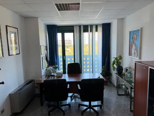 #2638457 Bari Ufficio Via Don Guanella 15/G con posto auto