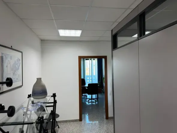 #2638457 Bari Ufficio Via Don Guanella 15/G con posto auto