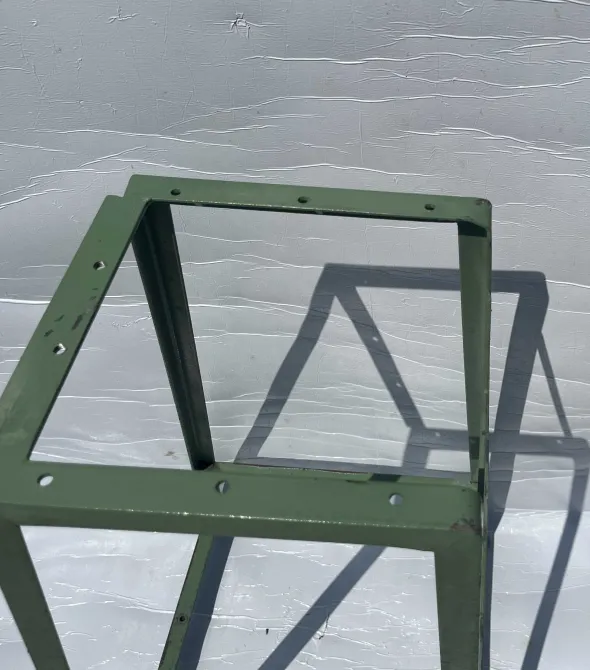 Basamento metallo 25x25