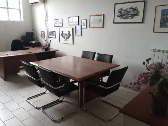 BASSO FABBRICATO USO UFFICI