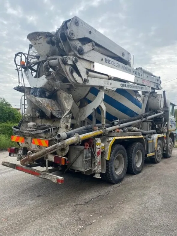 5#7894 Betonpompa Astra