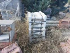 18#8015 Blocchi in calcestruzzo e vasi