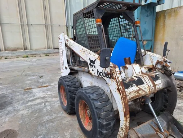 47#8350 BOBCAT MINI PALA