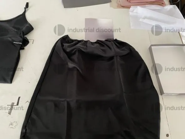 10#9748 Bobine, matasse di filo e abbigliamento intimo