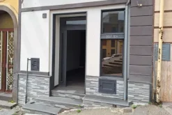 #23604 Bottega commerciale con alloggio e veranda
