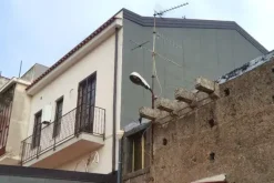 #23604 Bottega commerciale con alloggio e veranda