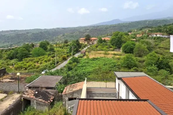 #23604 Bottega commerciale con alloggio e veranda