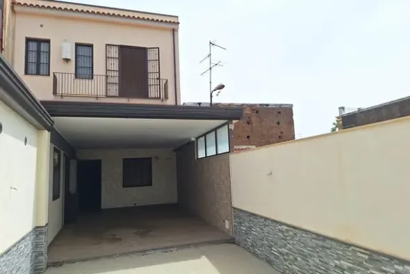 #23604 Bottega commerciale con alloggio e veranda