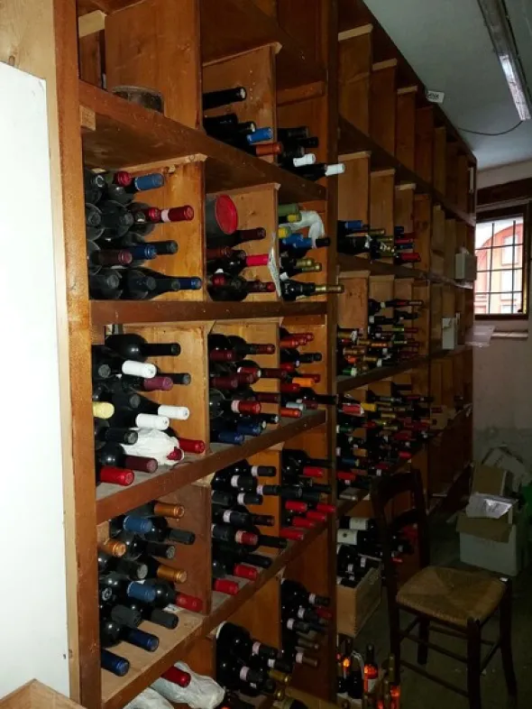 2#8228 Bottiglie di vino