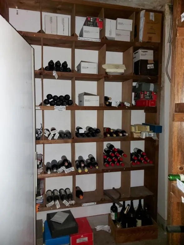 2#8228 Bottiglie di vino