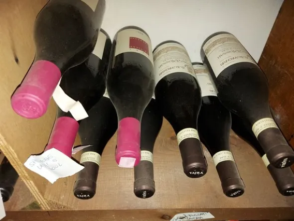 2#8228 Bottiglie di vino