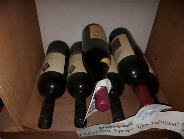 2#8228 Bottiglie di vino