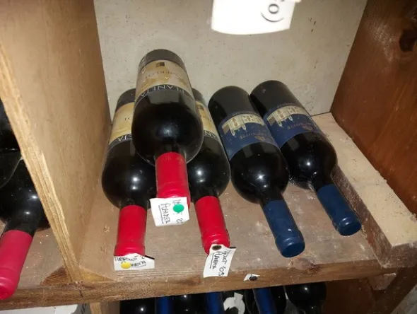 2#8228 Bottiglie di vino