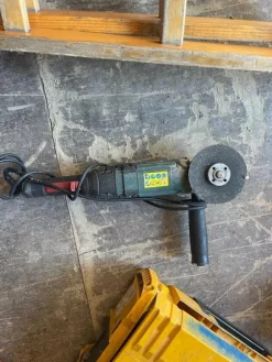 8#7935 Box uffici prefabbricato e attrezzatura edile