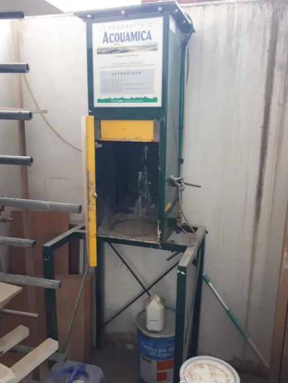 8#4676 Cabina di verniciatura Tecno Azzurra e pompe verniciatura