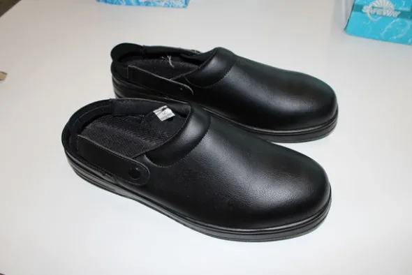 81#5240 Calzature sanitarie Safe Way
