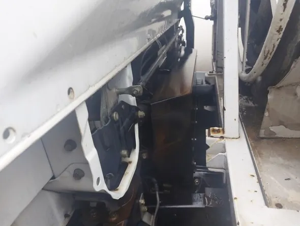 8#7657 Camion cisterna Mitsubishi Canter