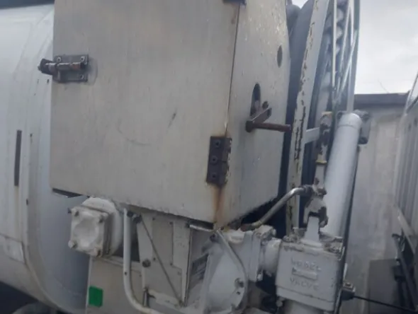 8#7657 Camion cisterna Mitsubishi Canter