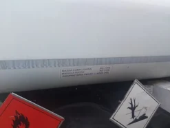 8#7657 Camion cisterna Mitsubishi Canter