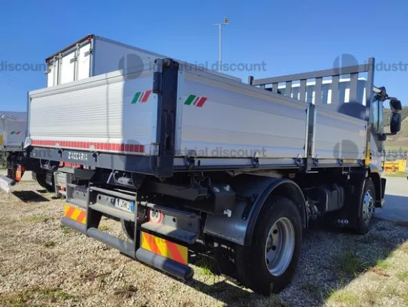 9#9387 Camion IVECO Eurocargo 120e18 ribaltabile trilaterale