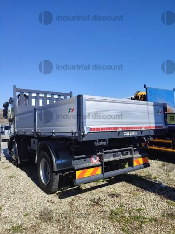 9#9387 Camion IVECO Eurocargo 120e18 ribaltabile trilaterale