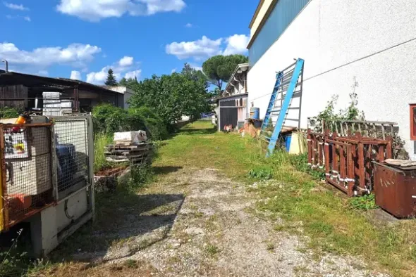 #23902 Capannone artigianale con uffici e residenza