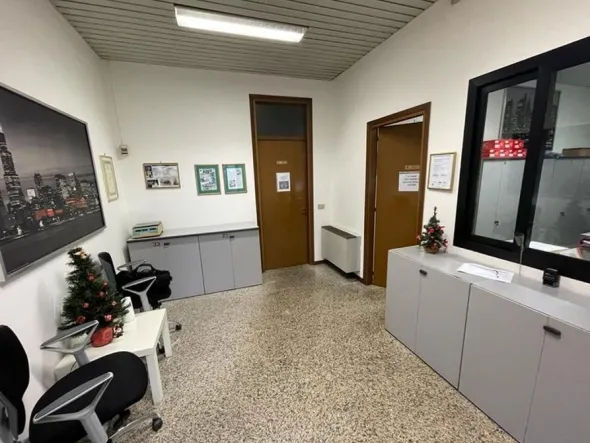 #15233 Capannone artigianale con uffici