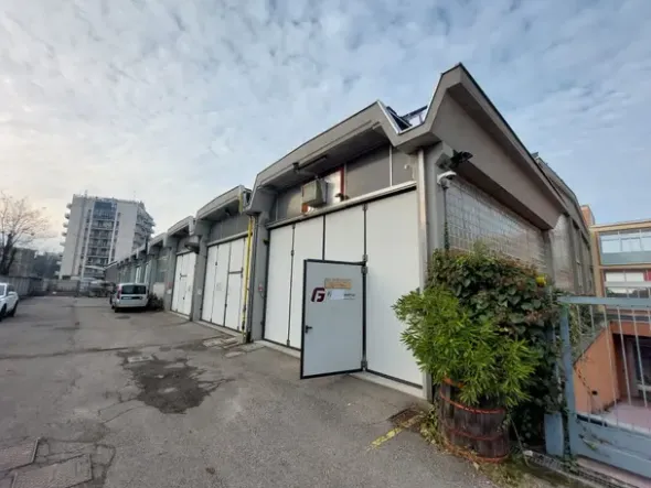 #2638990 Capannone artigianale con ufficio e fotovoltaico